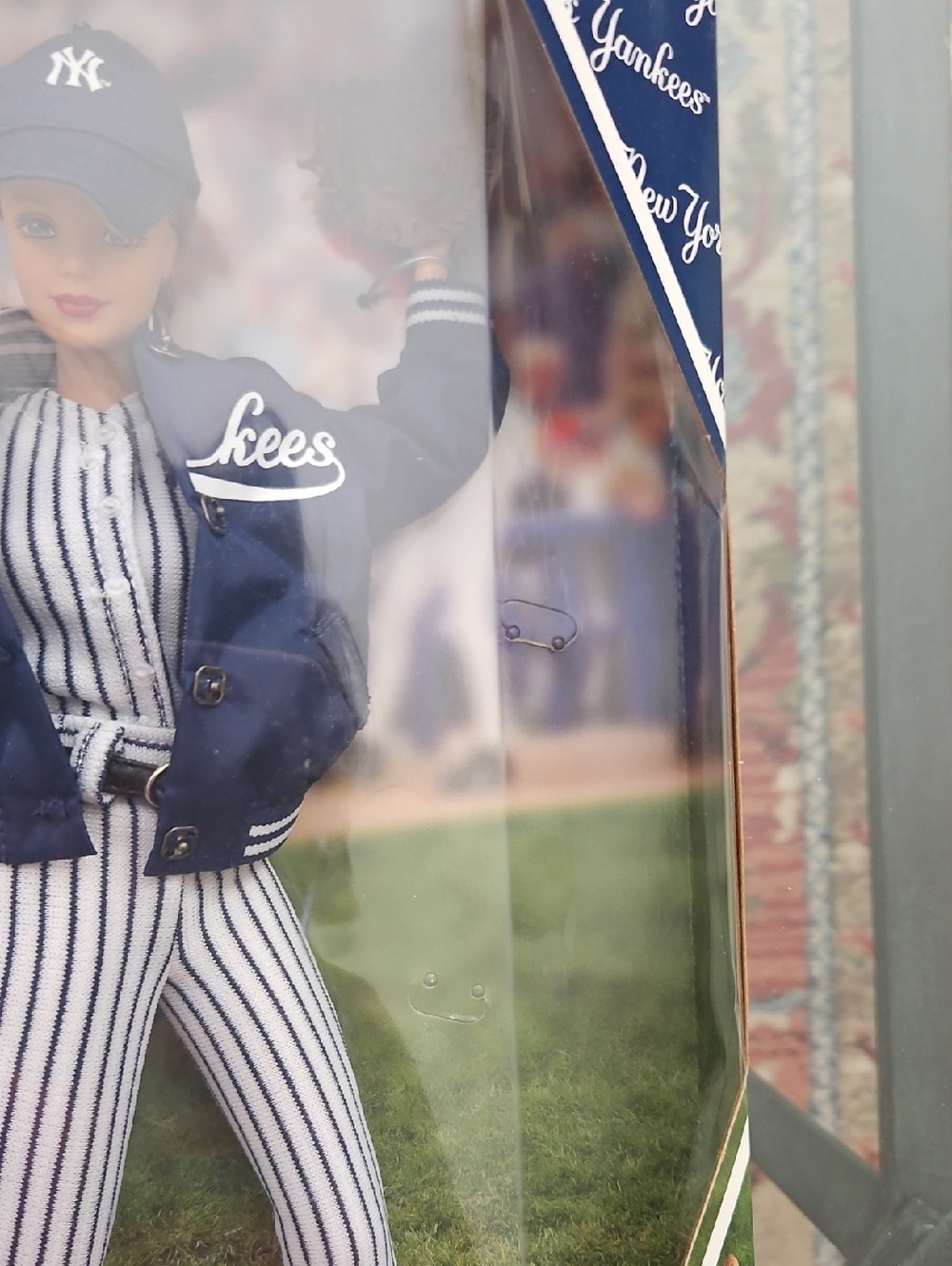 1999 New York Yankees Barbie - Picture 5 of 13
